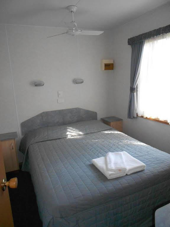 Wagga Wagga Beach Caravan Park Hotel Esterno foto